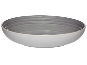 Le Creuset - Aardewerken diep bord in Mist Grey 22cm