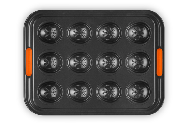 LE CREUSET - 12 CUP EASTER EGG TRAY