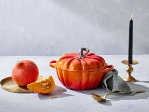 Le Creuset Stoofpan "Pompoen" in Geëmailleerd Gietijzer Le Creuset Stoofpan "Pompoen" in Geëmailleerd Gietijzer