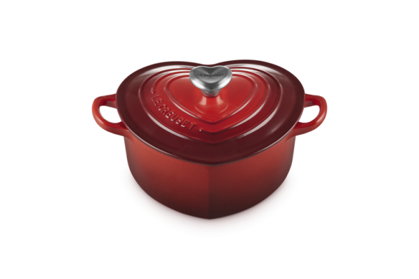 LE CREUSET - Braadpan Hart in Geëmailleerd Gietijzer met RVS Hartjesknop 20 cm - 1.9L Cerise LE CREUSET - Braadpan Hart in Geëmailleerd Gietijzer met RVS Hartjesknop 20 cm - 1.9L Cerise