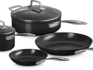 LE CREUSET - 4-delige set, 2 Koekenpannen, Steelpan en Sauteuse LE CREUSET - 4-delige set, 2 Koekenpannen, Steelpan en Sauteuse